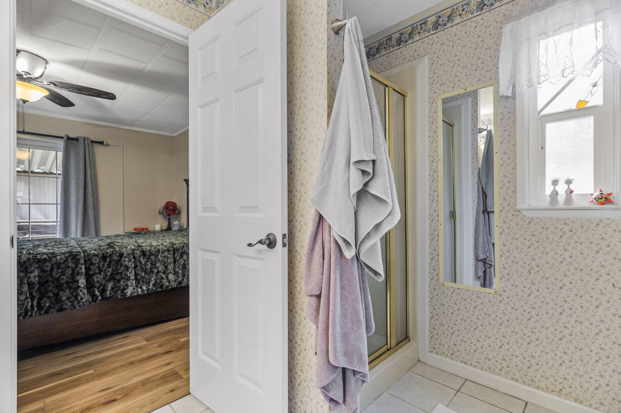 1077 Eagle Nest Road Redding, CA 96003 - Photo 18 of 35 Bathroom 1