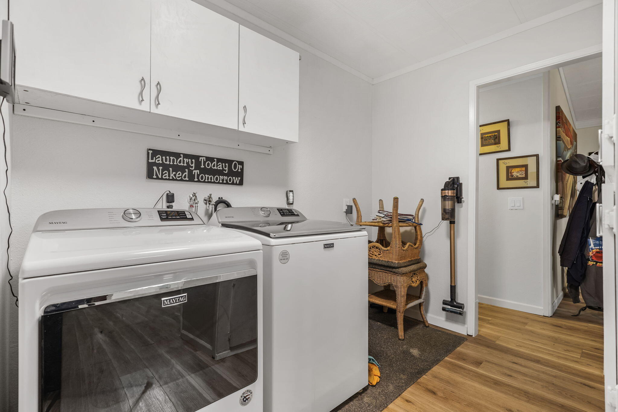 1077 Eagle Nest Road Redding, CA 96003 - Photo 24 of 35 Laundry Room