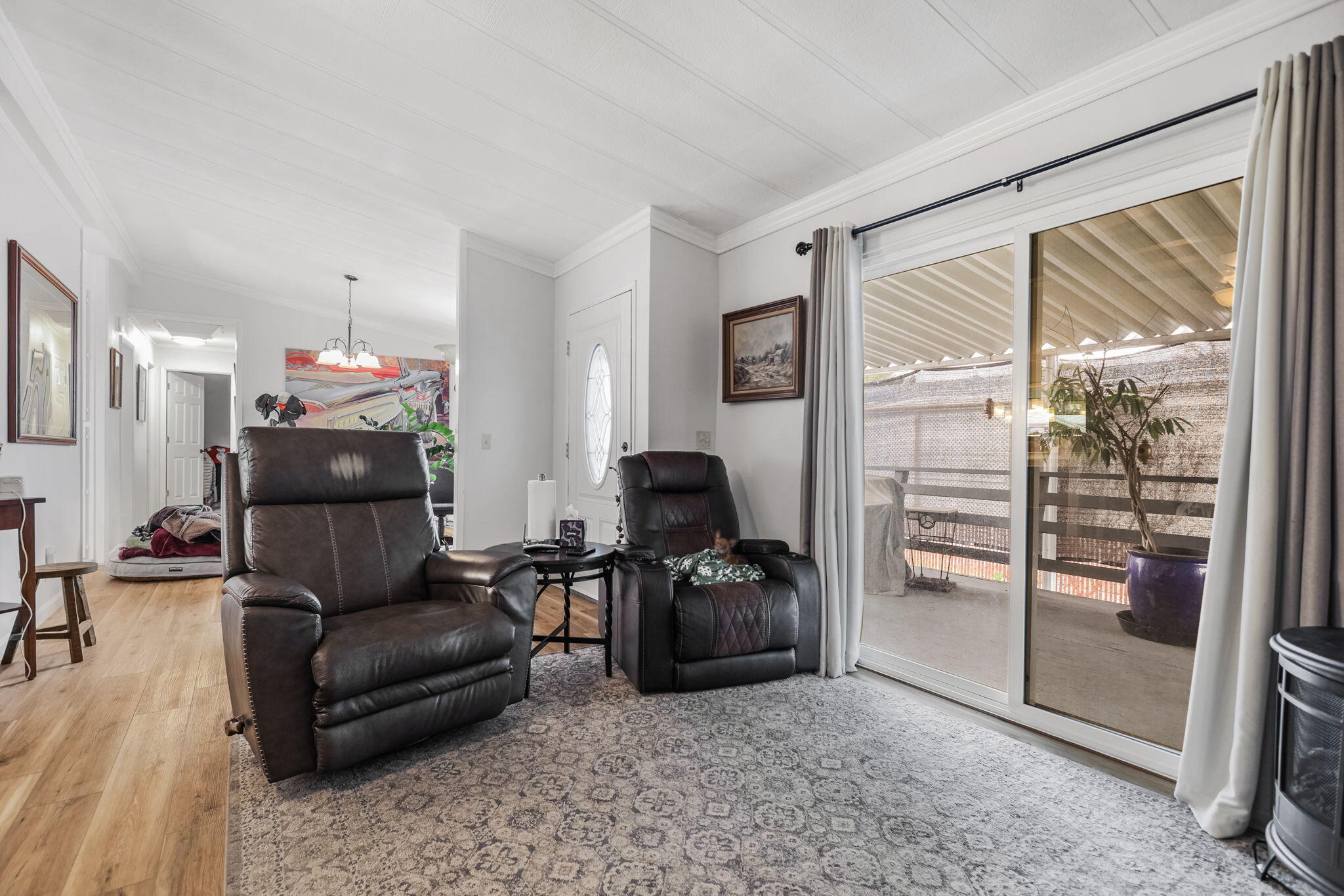 1077 Eagle Nest Road Redding, CA 96003 - Photo 5 of 35 26-web-or-mls-LZ0A0235 (1)