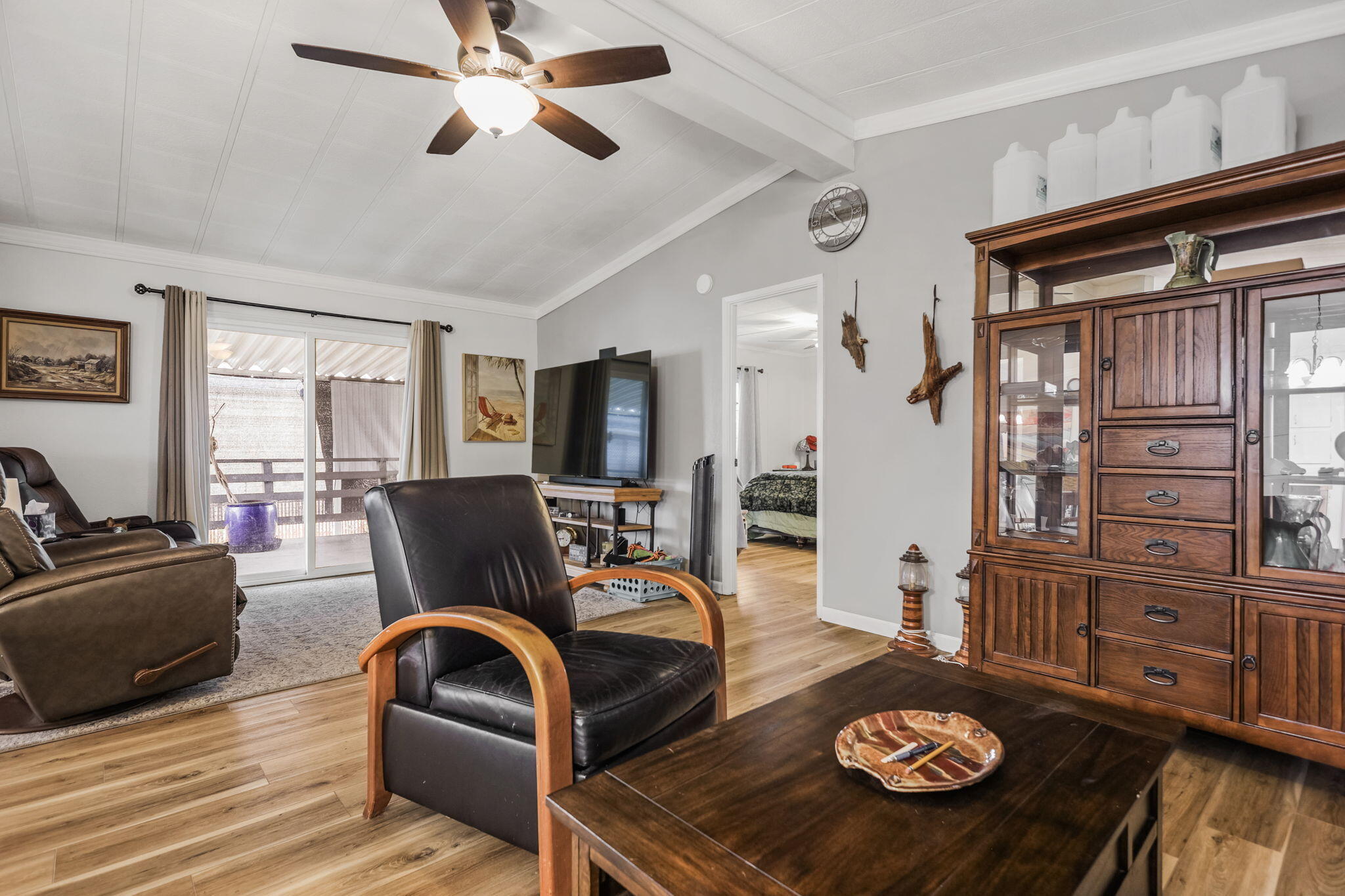 1077 Eagle Nest Road Redding, CA 96003 - Photo 6 of 35 25-web-or-mls-LZ0A0225 (1)