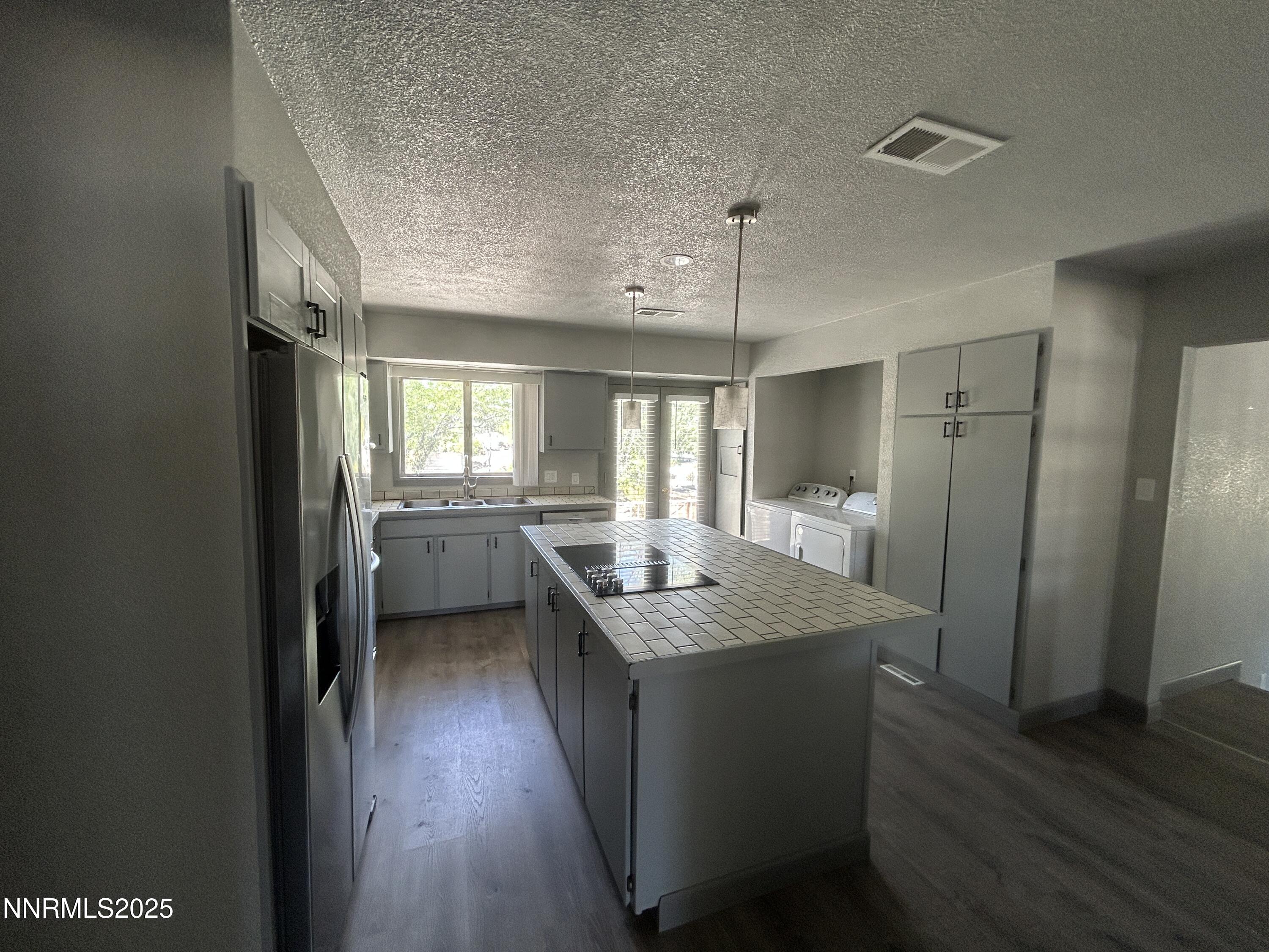 2767 Lakeside Drive Reno, NV 89509 - Photo 5 of 25 IMG_4594