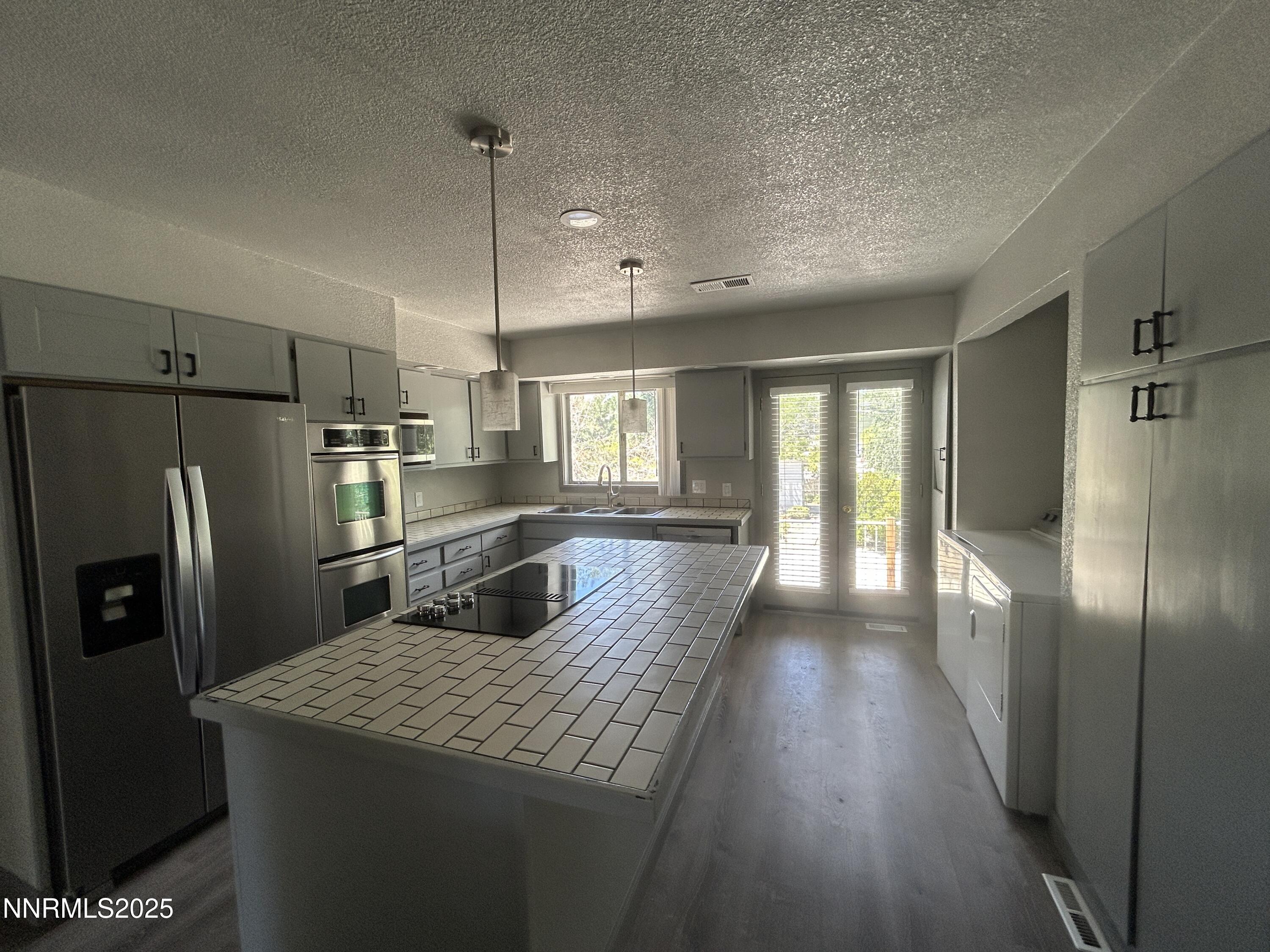 2767 Lakeside Drive Reno, NV 89509 - Photo 6 of 25 IMG_4596