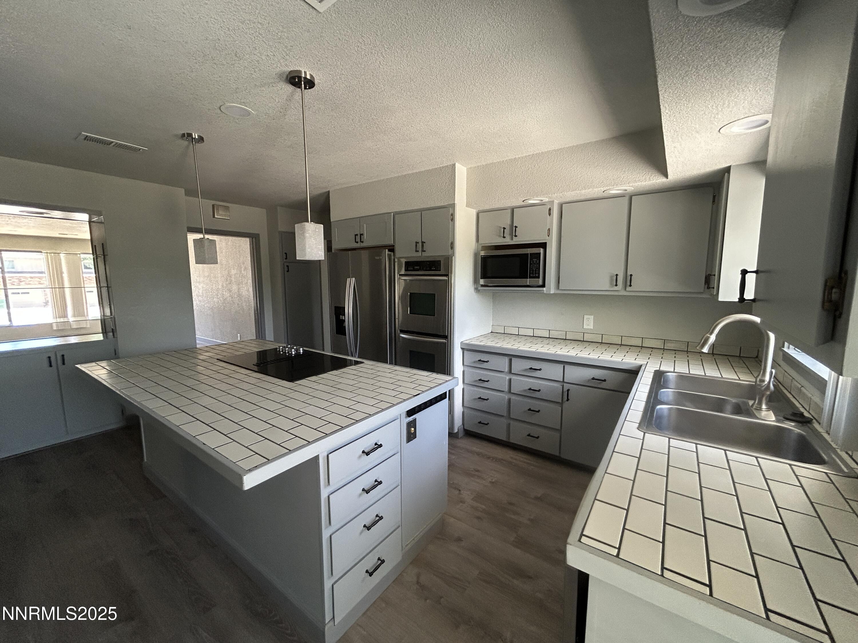 2767 Lakeside Drive Reno, NV 89509 - Photo 7 of 25 IMG_4598