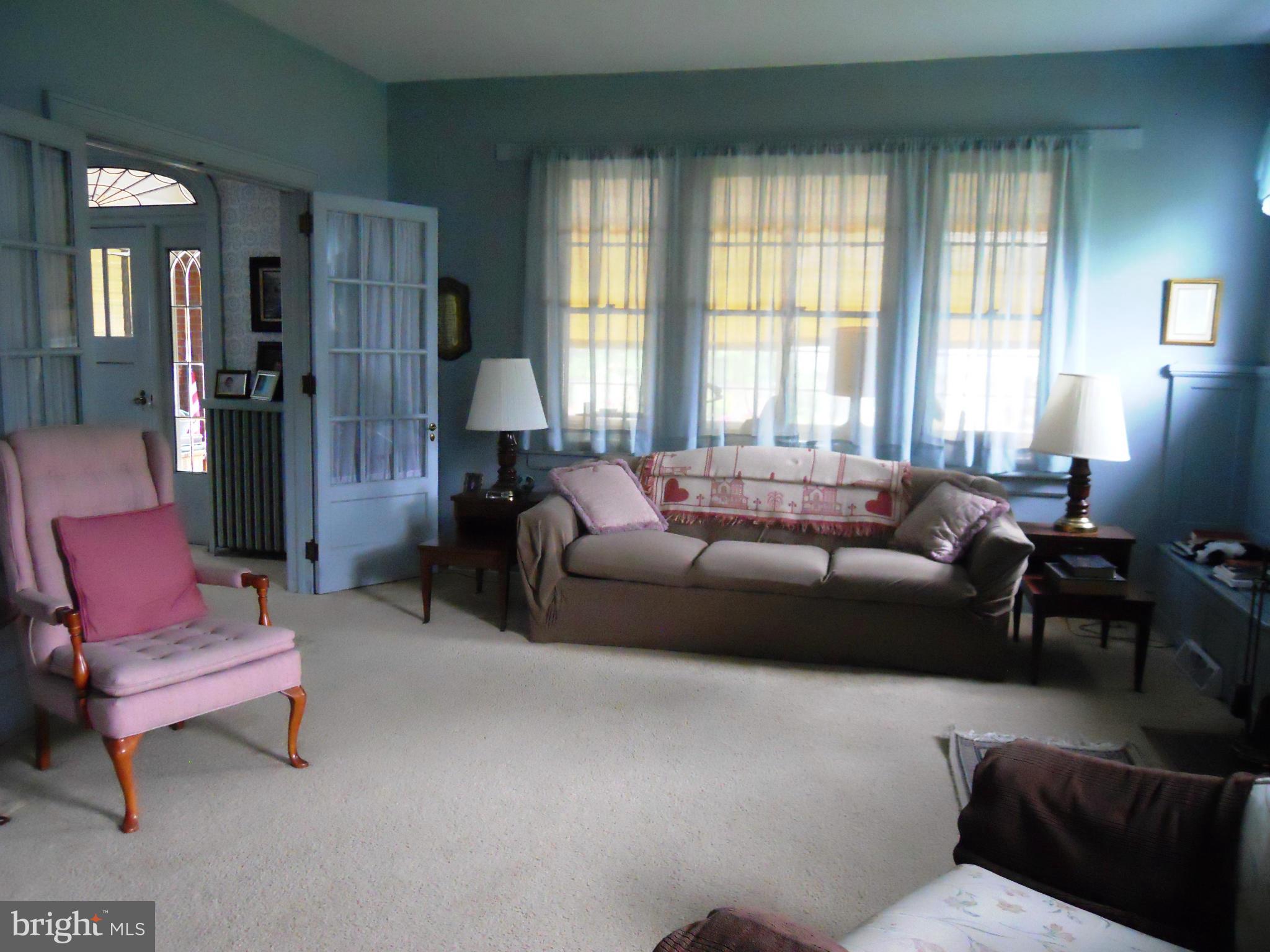 12409 Big Pool Road Clear Spring, MD 21722 - Photo 14 of 28 Living Room