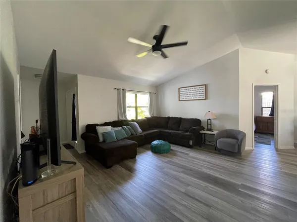 $2,650 | 7199 121st Terrace, Largo, FL 33773