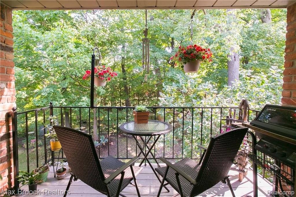 1655 Huntington Park Rochester Hills, MI 48309 - Photo 32 of 40