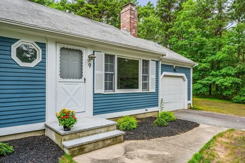 $585,000 | 9 Tarragon Circle, Barnstable, MA 02635