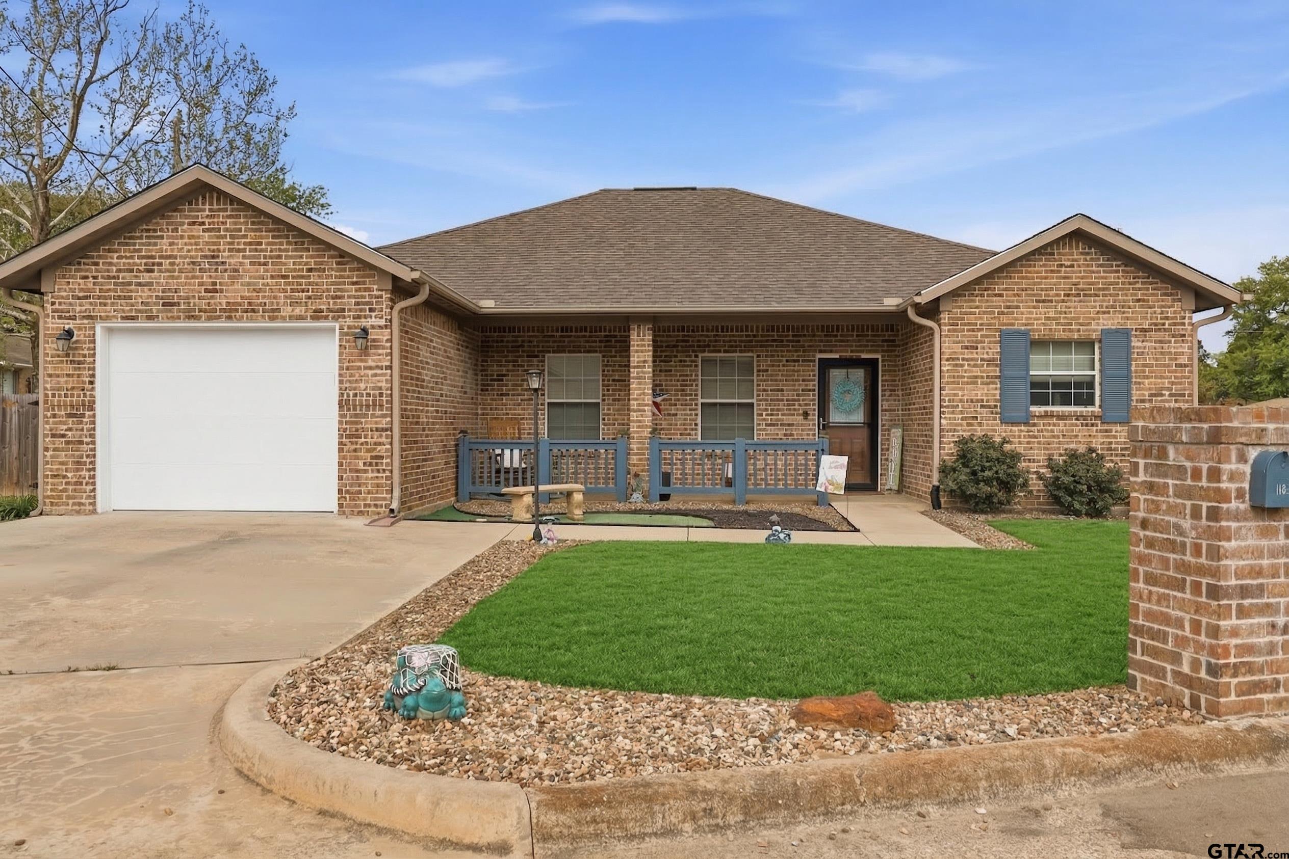 168 Tupelo Street Pittsburg, TX 75686 - Photo 2 of 28
