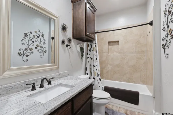 $255,000 | 168 Tupelo Street, Pittsburg, TX 75686