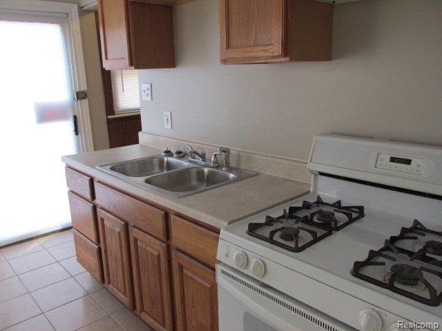 13327 Toepfer Road Warren, MI 48089 - Photo 13 of 17 IMG_6953.JPG