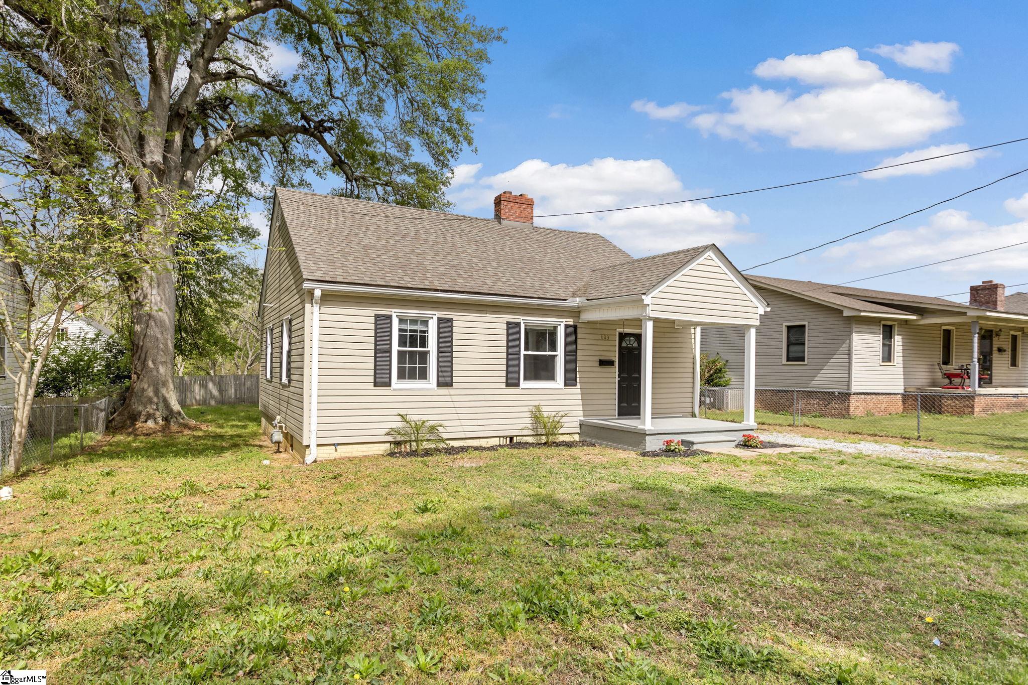 603 Musgrove Street Clinton, SC 29325 - Photo 2 of 21