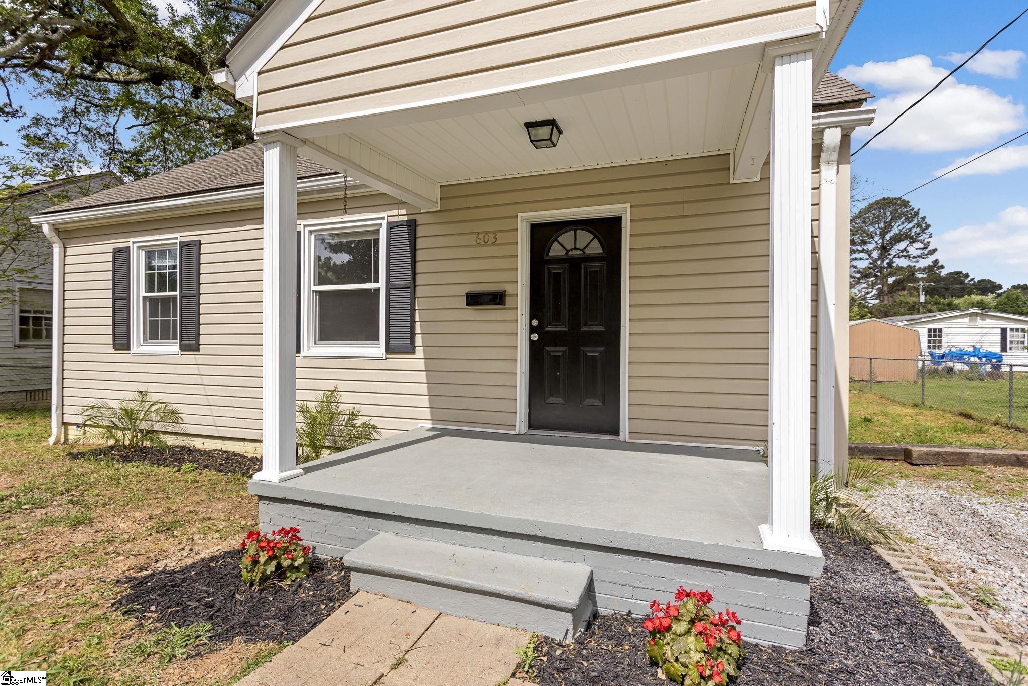 603 Musgrove Street Clinton, SC 29325 - Photo 4 of 21