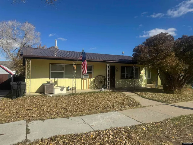 $150,000 | 914 Cedar Avenue, Kemmerer, WY 83101