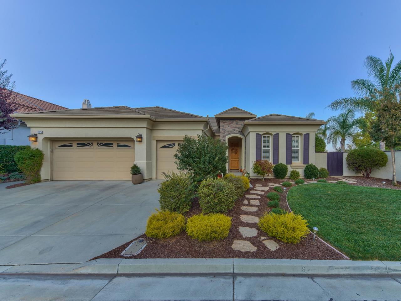 front view of house with a yard