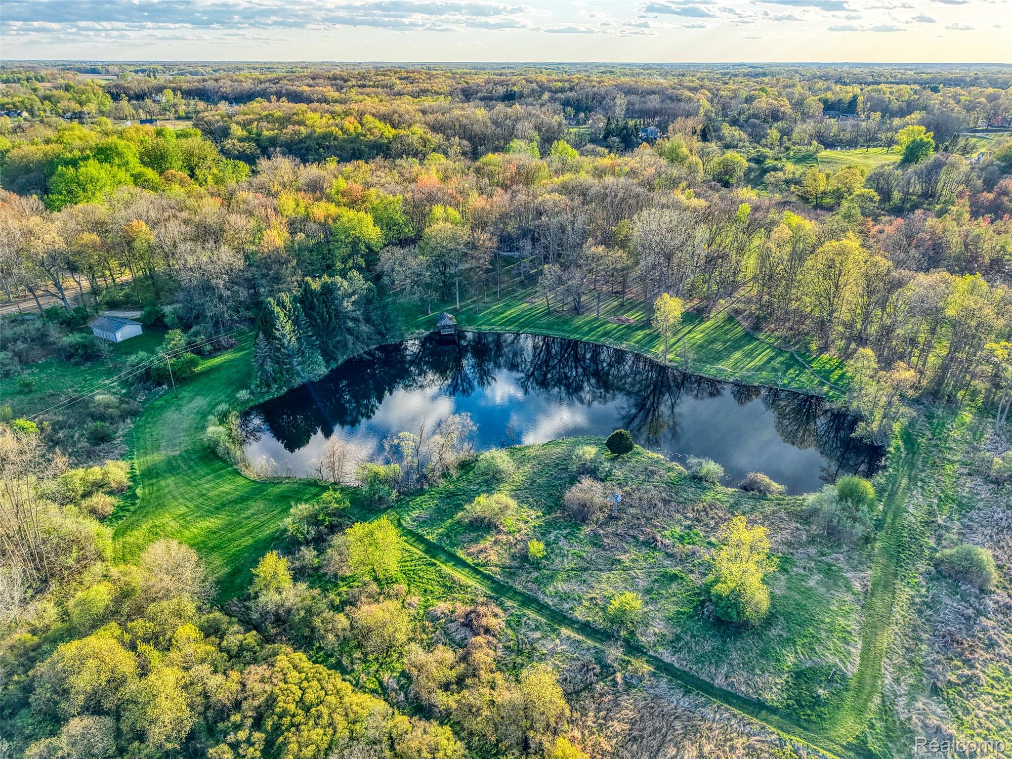 9800 Roberts Road Gregory, MI 48137 - Photo 35 of 67 DJI_20260502193108_0361_D_2.jpg