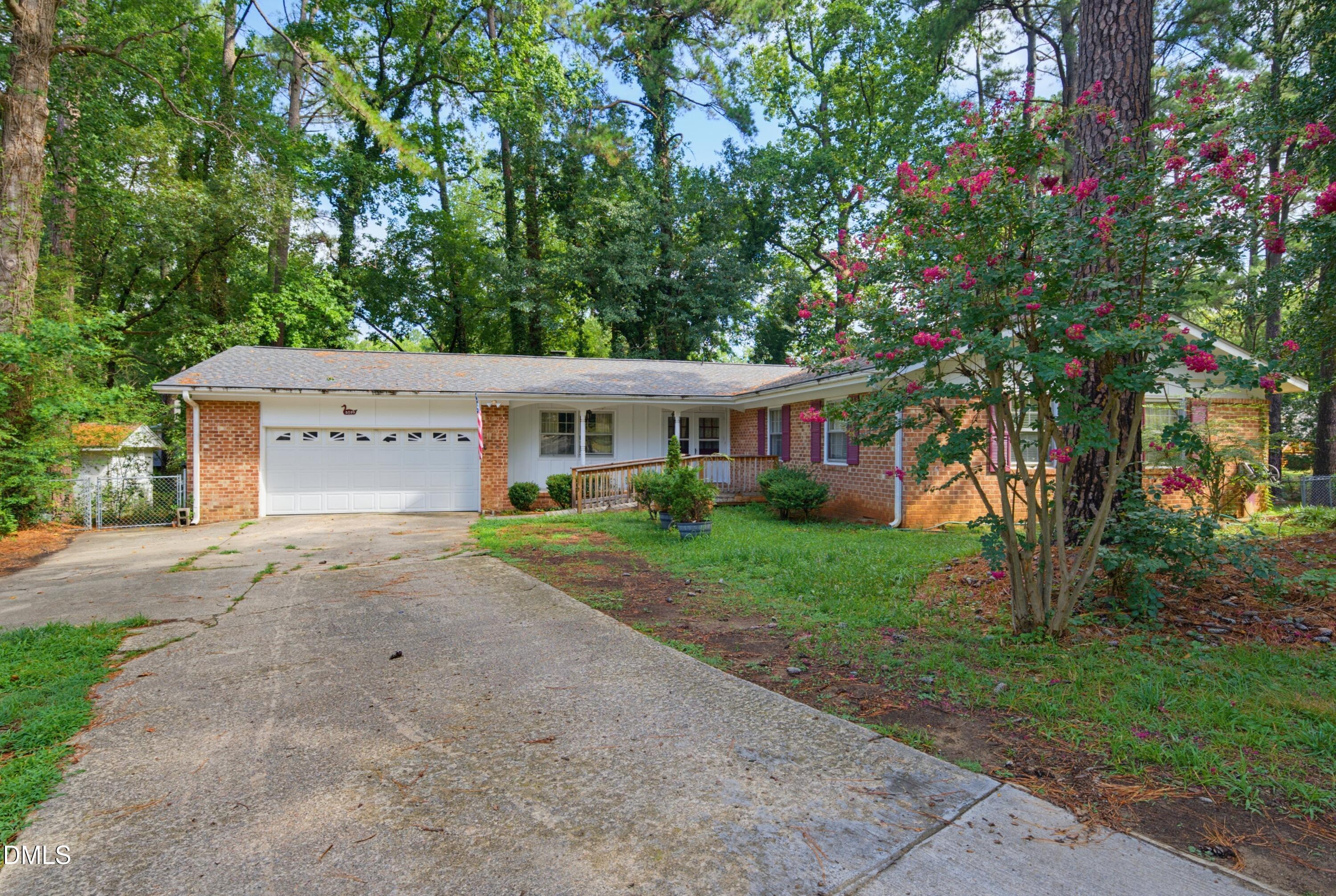 5209 Cabin Place Raleigh, NC 27609 - Photo 2 of 31 DSC03365