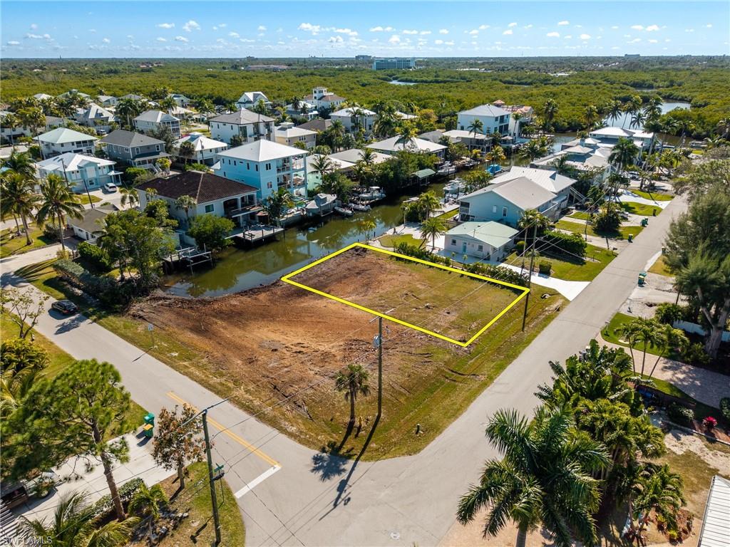 1292 Venetian Way Naples, FL 34110 - Photo 23 of 35 a view of a city
