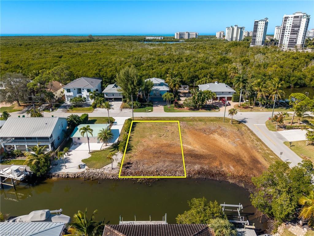 1292 Venetian Way Naples, FL 34110 - Photo 27 of 35 a view of a city