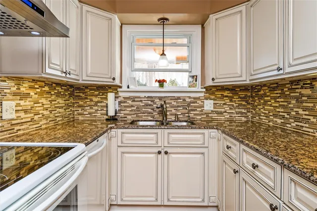 $199,900 | 165 Heberton Road, Irondequoit, NY 14622