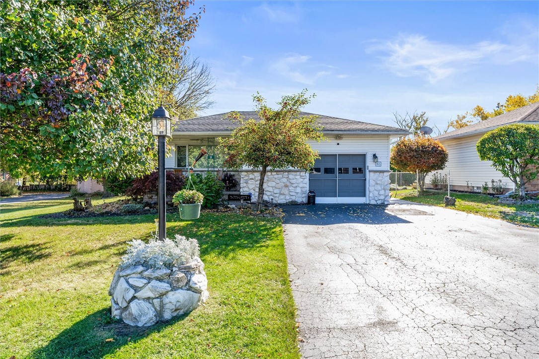 165 Heberton Road Irondequoit, NY 14622 - Photo 2 of 46