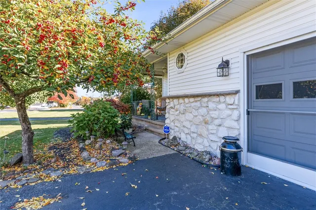 $199,900 | 165 Heberton Road, Irondequoit, NY 14622