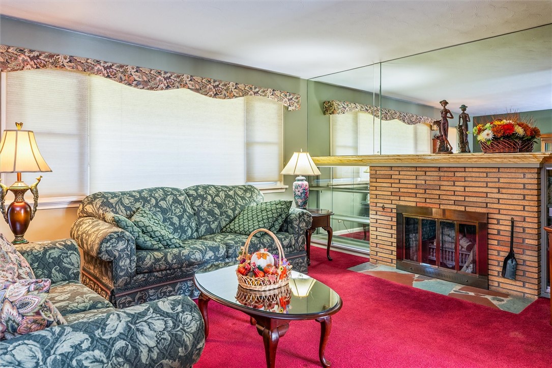 165 Heberton Road Irondequoit, NY 14622 - Photo 8 of 46