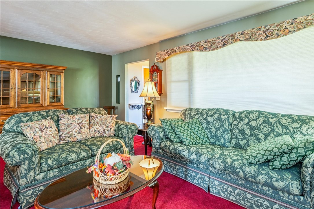 165 Heberton Road Irondequoit, NY 14622 - Photo 9 of 46