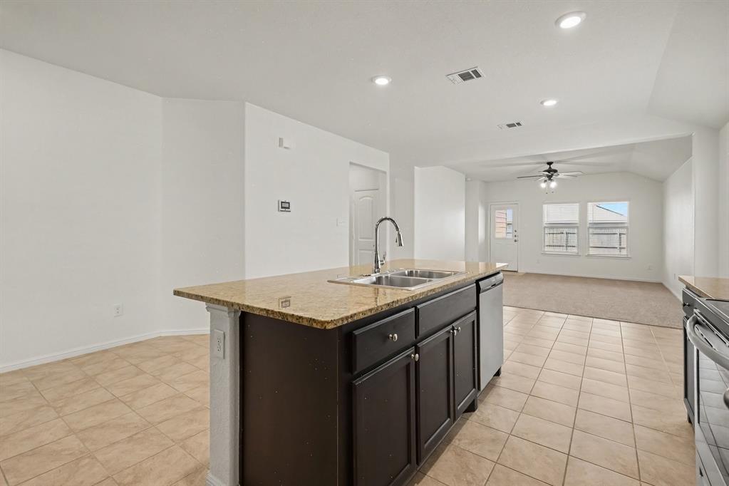 809 Rutherford Drive Crowley, TX 76036 - Photo 8 of 30 Gallery Image 8