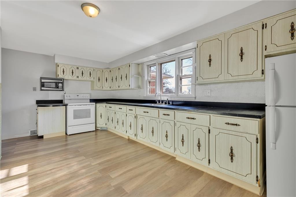132 Ridge Road Aliquippa, PA 15001 - Photo 5 of 14 Gallery Image 5