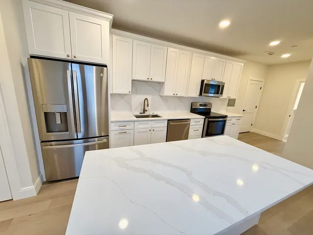 $4,500 | 120 Emerson Street, Unit 6, Boston, MA 02127