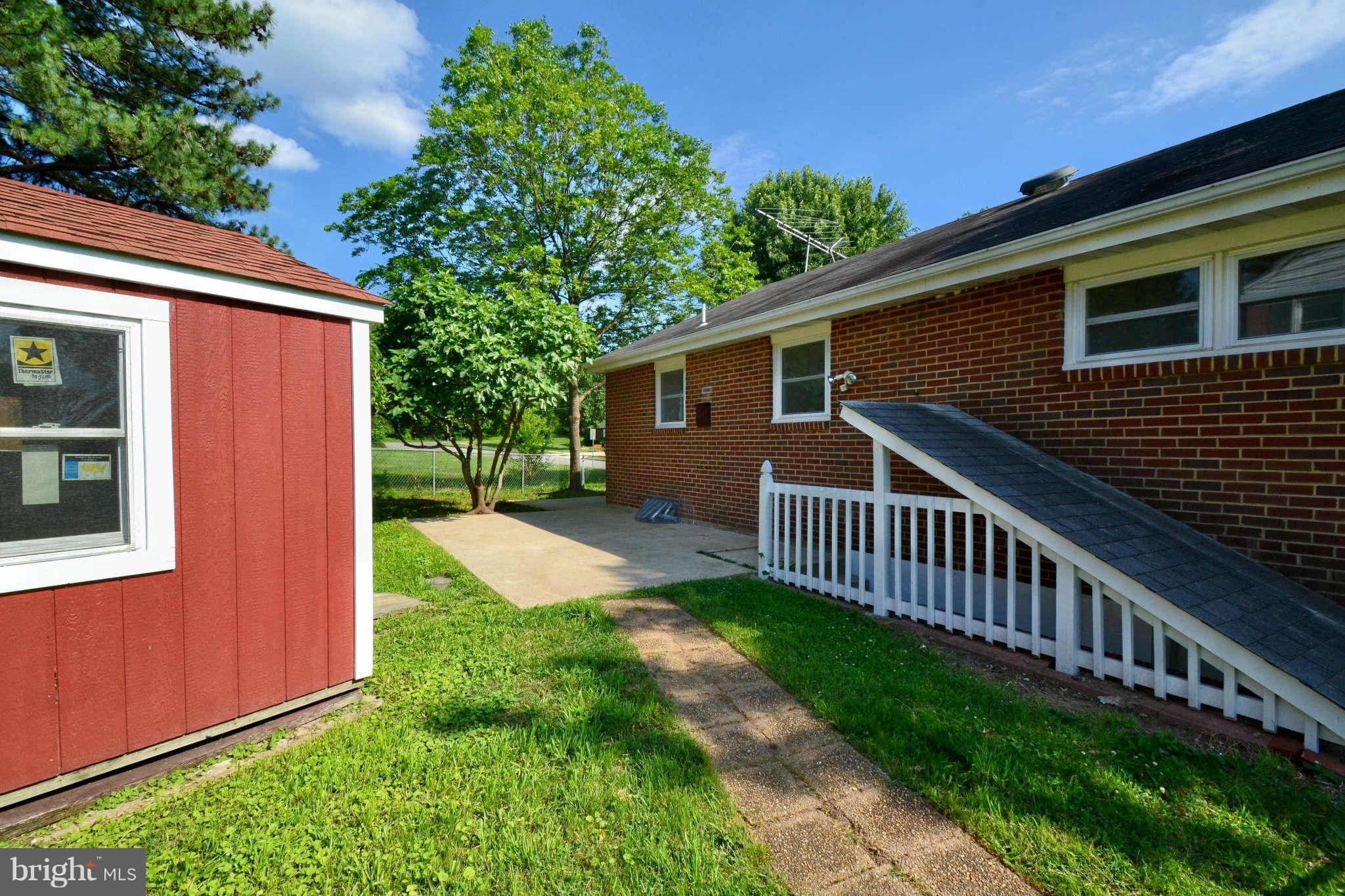 3906 Ronson Drive Alexandria, VA 22310 - Photo 22 of 23 Exterior Rear