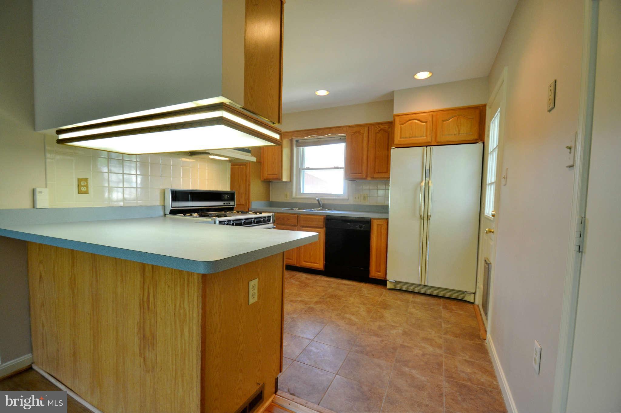 3906 Ronson Drive Alexandria, VA 22310 - Photo 6 of 23 Kitchen