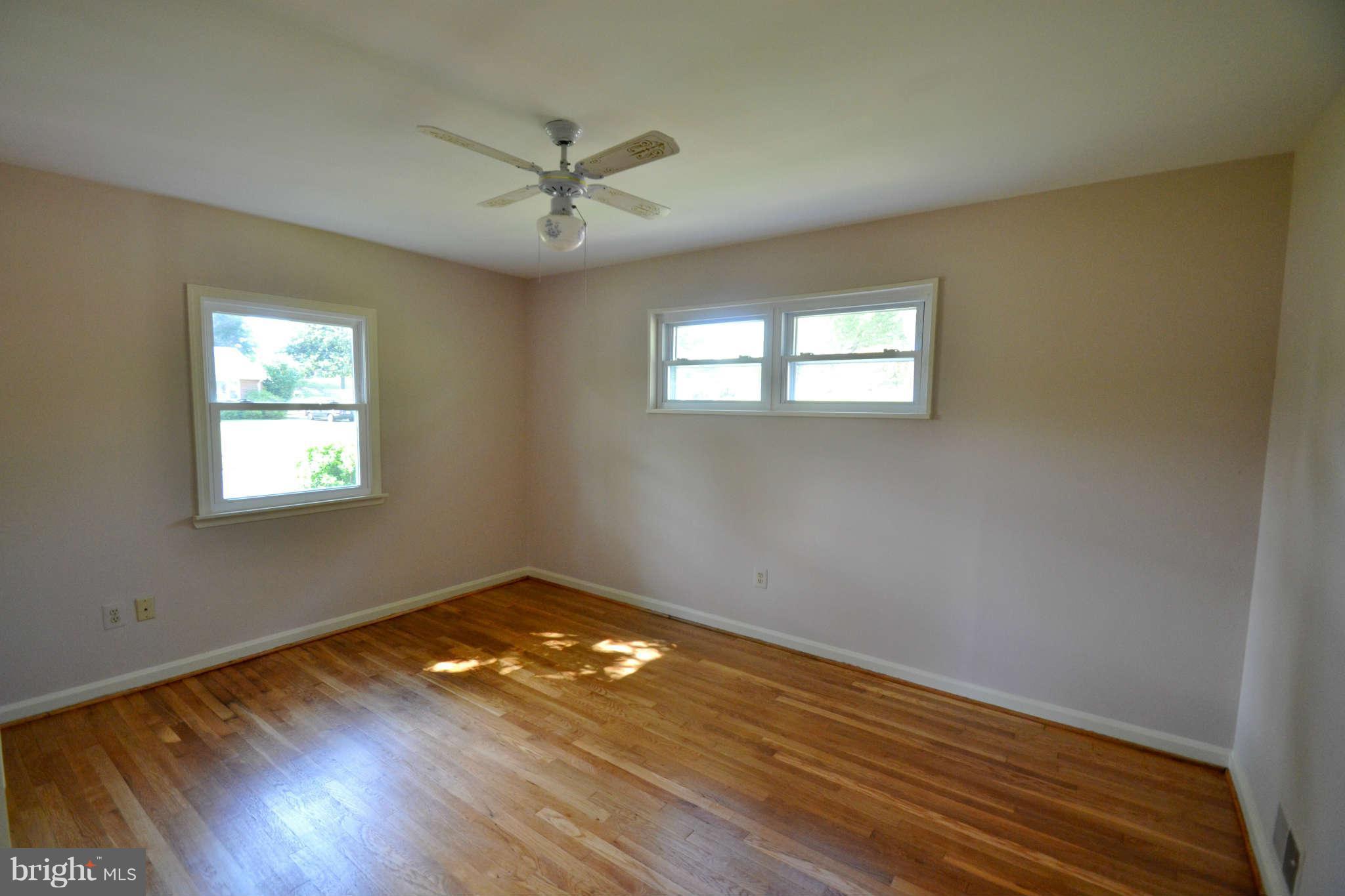 3906 Ronson Drive Alexandria, VA 22310 - Photo 8 of 23 Bedroom Master