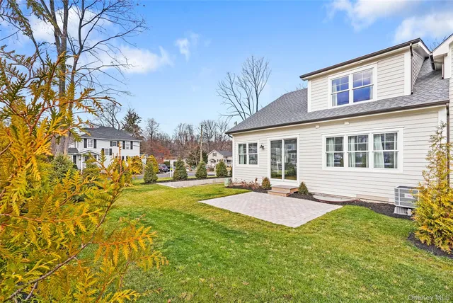 $949,900 | 2040 Crompond Road, Unit 12, Yorktown Heights, NY 10598