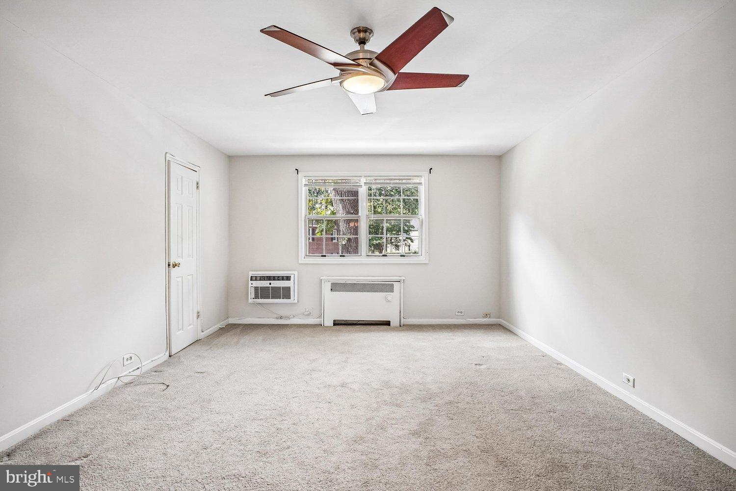 4312 2nd Road North, Unit 2 Arlington, VA 22203 - Photo 4 of 66 Bright and airy space with modern ceiling fan.
