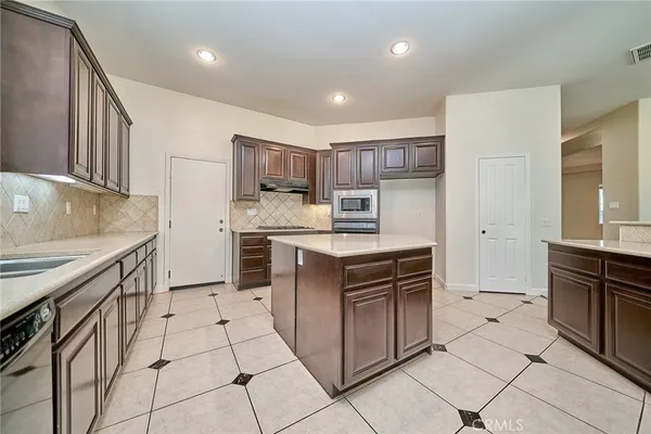 $4,500 | 8827 Soothing Court, Corona, CA 92883
