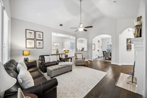 $599,000 | 19 Peace Tree Way, Tomball, TX 77375