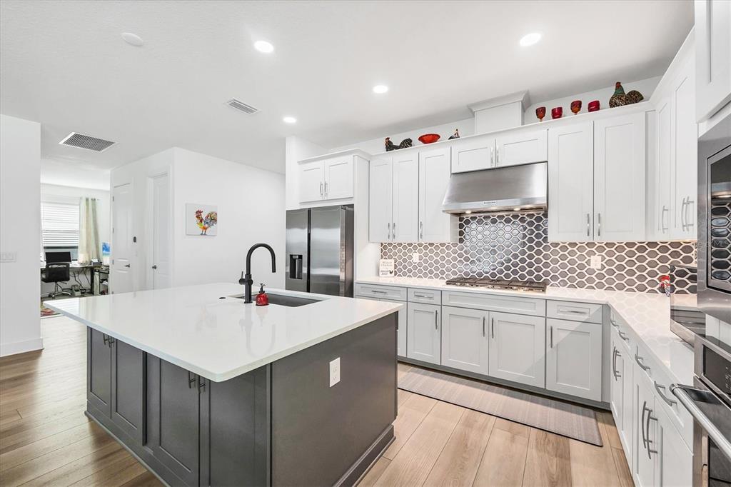 18500 Midsummer Place Venice, FL 34293 - Photo 12 of 69