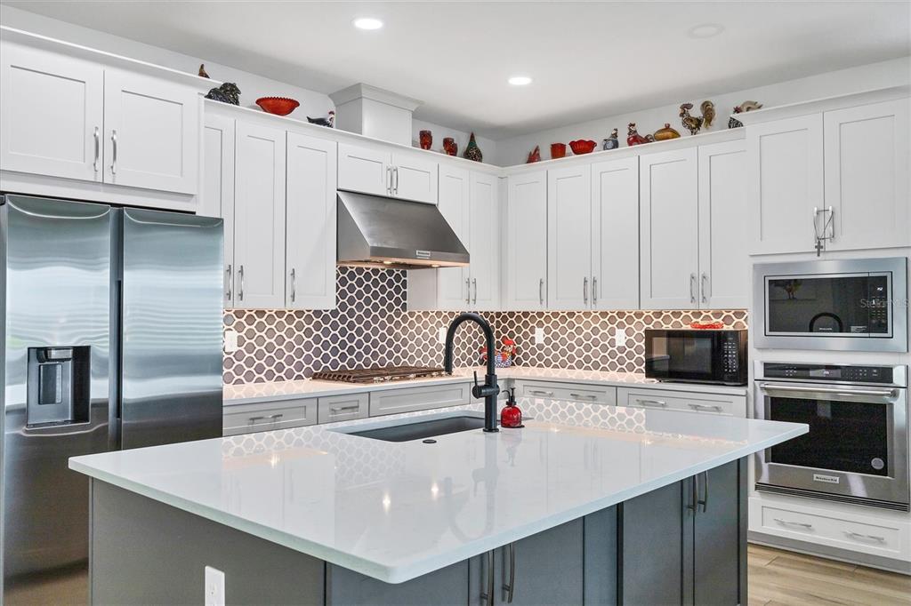 18500 Midsummer Place Venice, FL 34293 - Photo 13 of 69