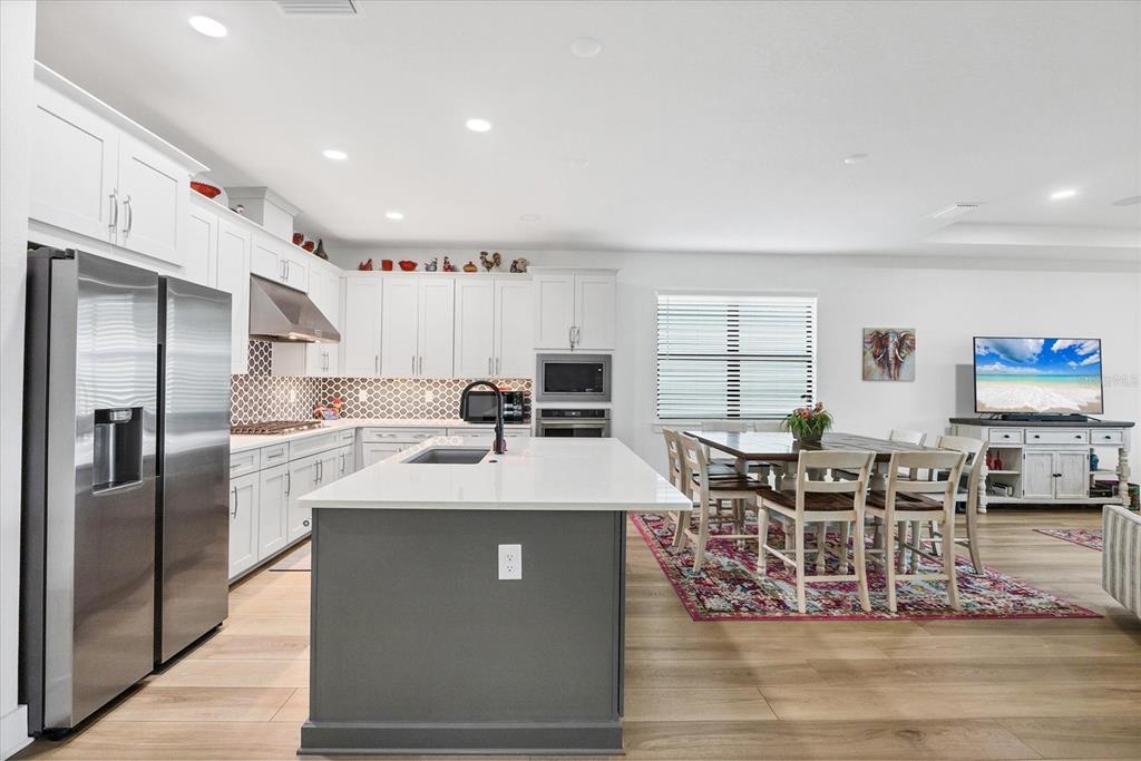 18500 Midsummer Place Venice, FL 34293 - Photo 10 of 69