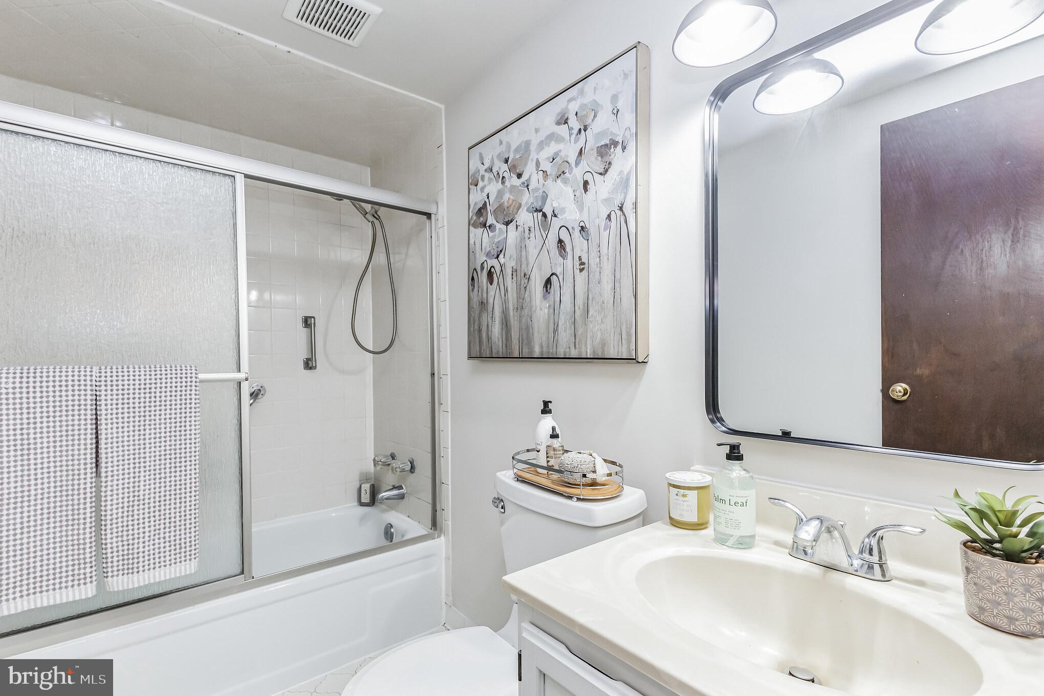24300 Log House Road Gaithersburg, MD 20882 - Photo 31 of 34 Lower level full bath