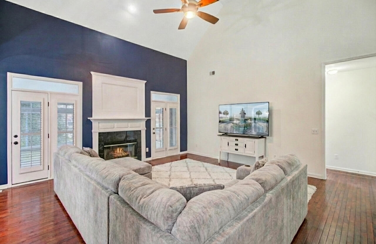 306 Clubview Road Summerville, SC 29485 - Photo 14 of 44 Family Room