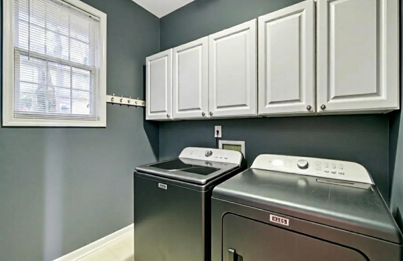 306 Clubview Road Summerville, SC 29485 - Photo 25 of 44 Laundry Room