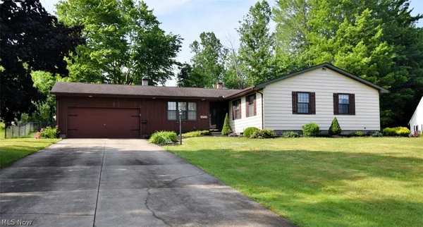 $300,000 | 1585 Hemlock Drive, Ashtabula, OH 44004