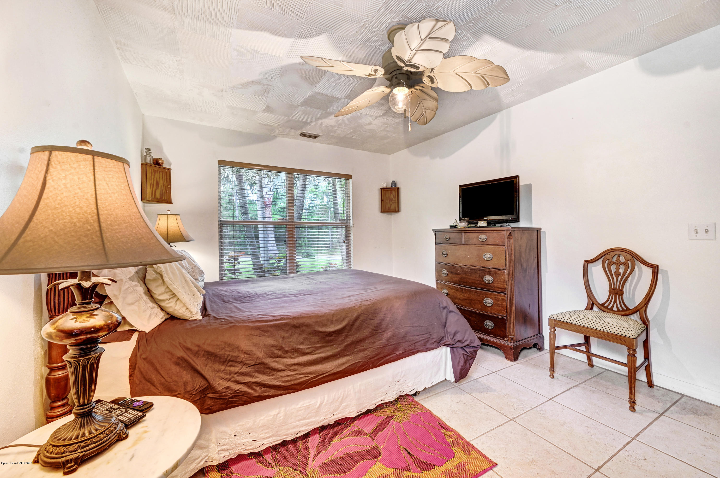 2334 Ravel Road Southeast Palm Bay, FL 32909 - Photo 11 of 34 Textured Ceilings!