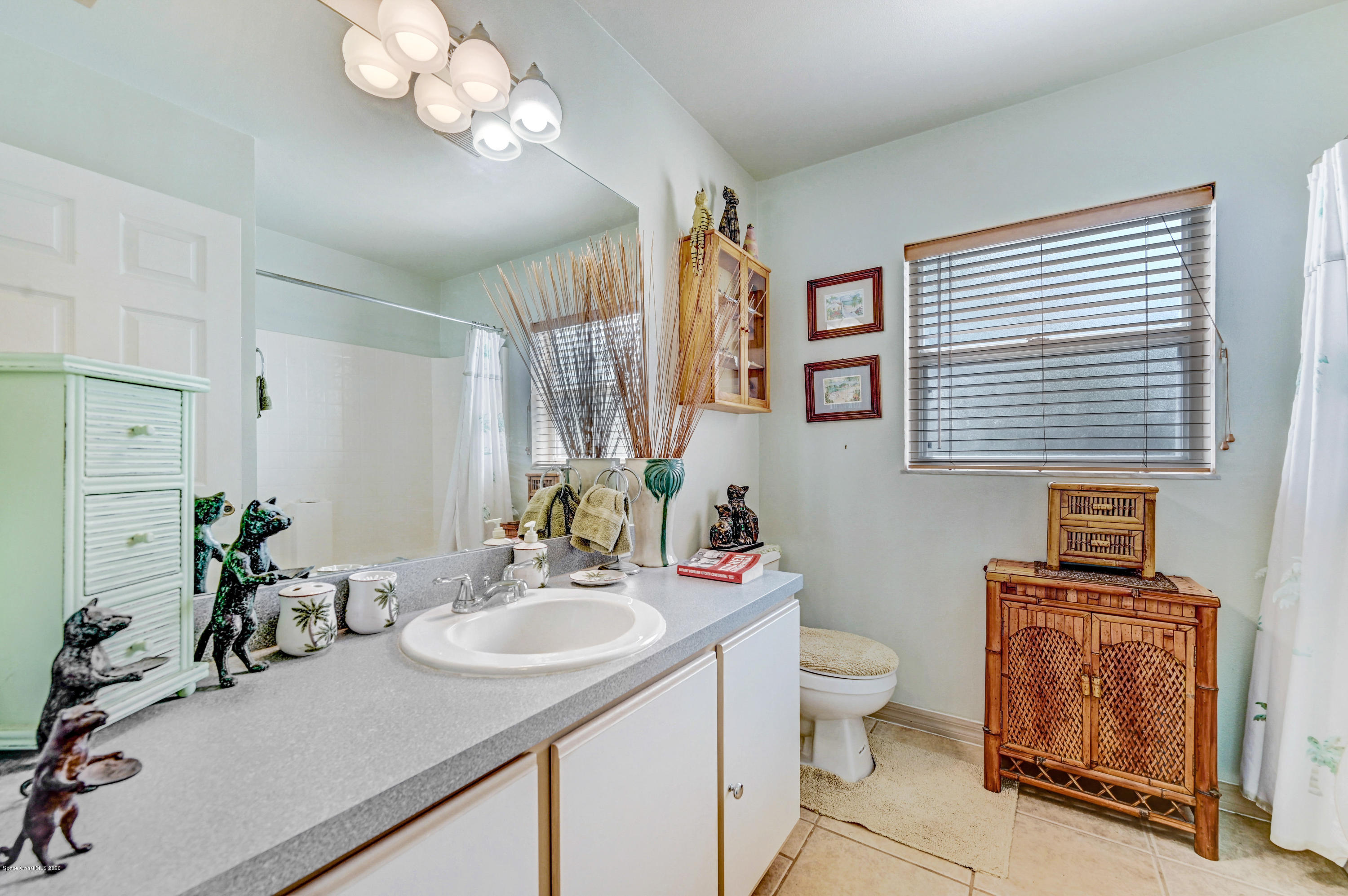 2334 Ravel Road Southeast Palm Bay, FL 32909 - Photo 20 of 34 Guest Bathroom