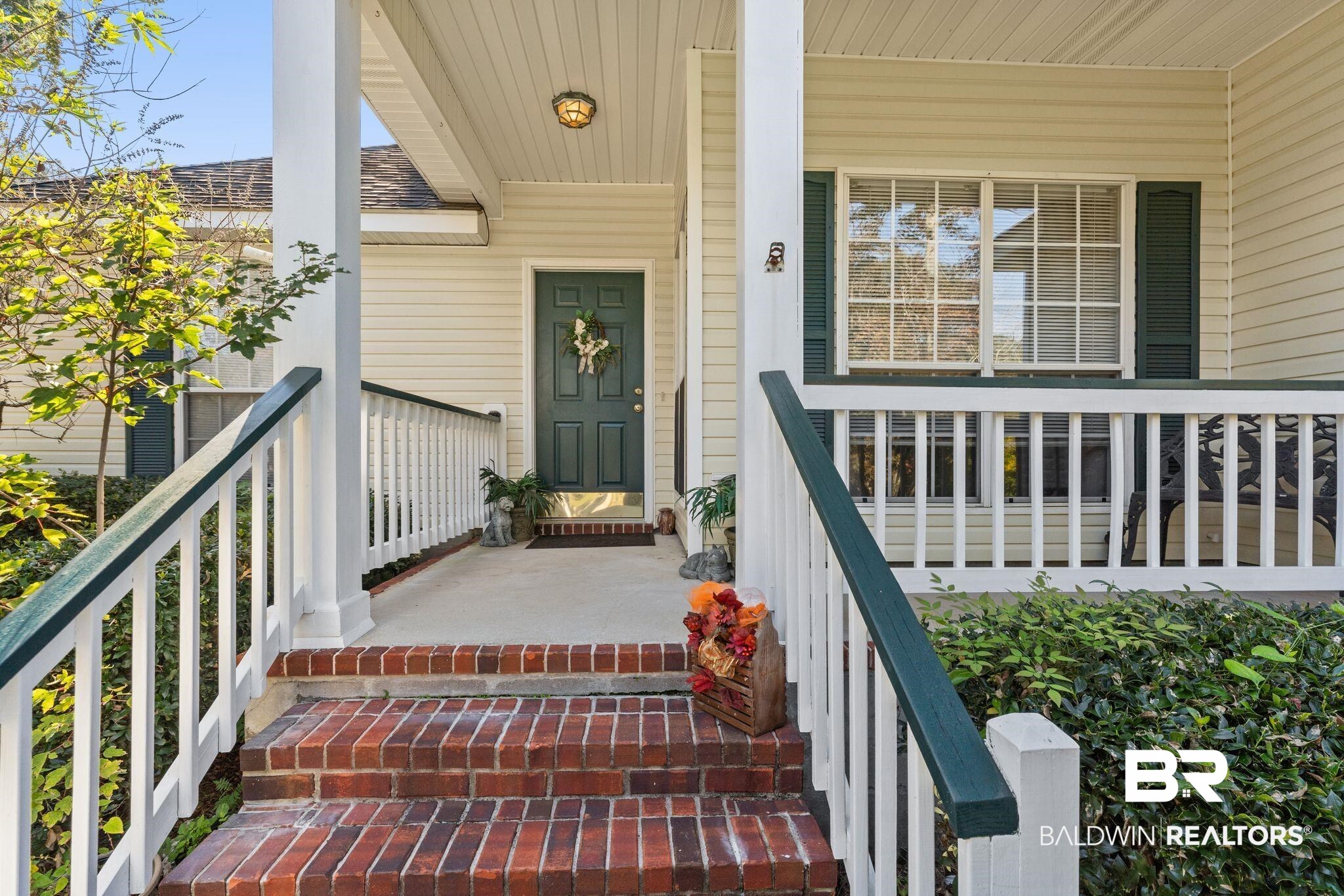 340 Portside Court East Mobile, AL 36695 - Photo 2 of 33