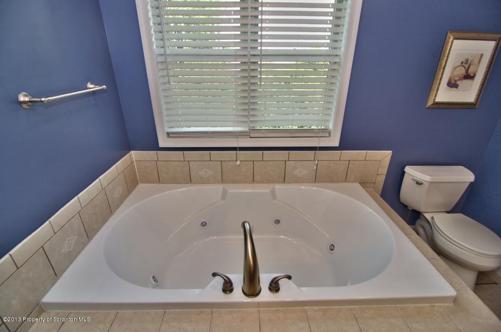 507 Shady Lane Road Clarks Summit, PA 18411 - Photo 9 of 82 Gallery Image 9