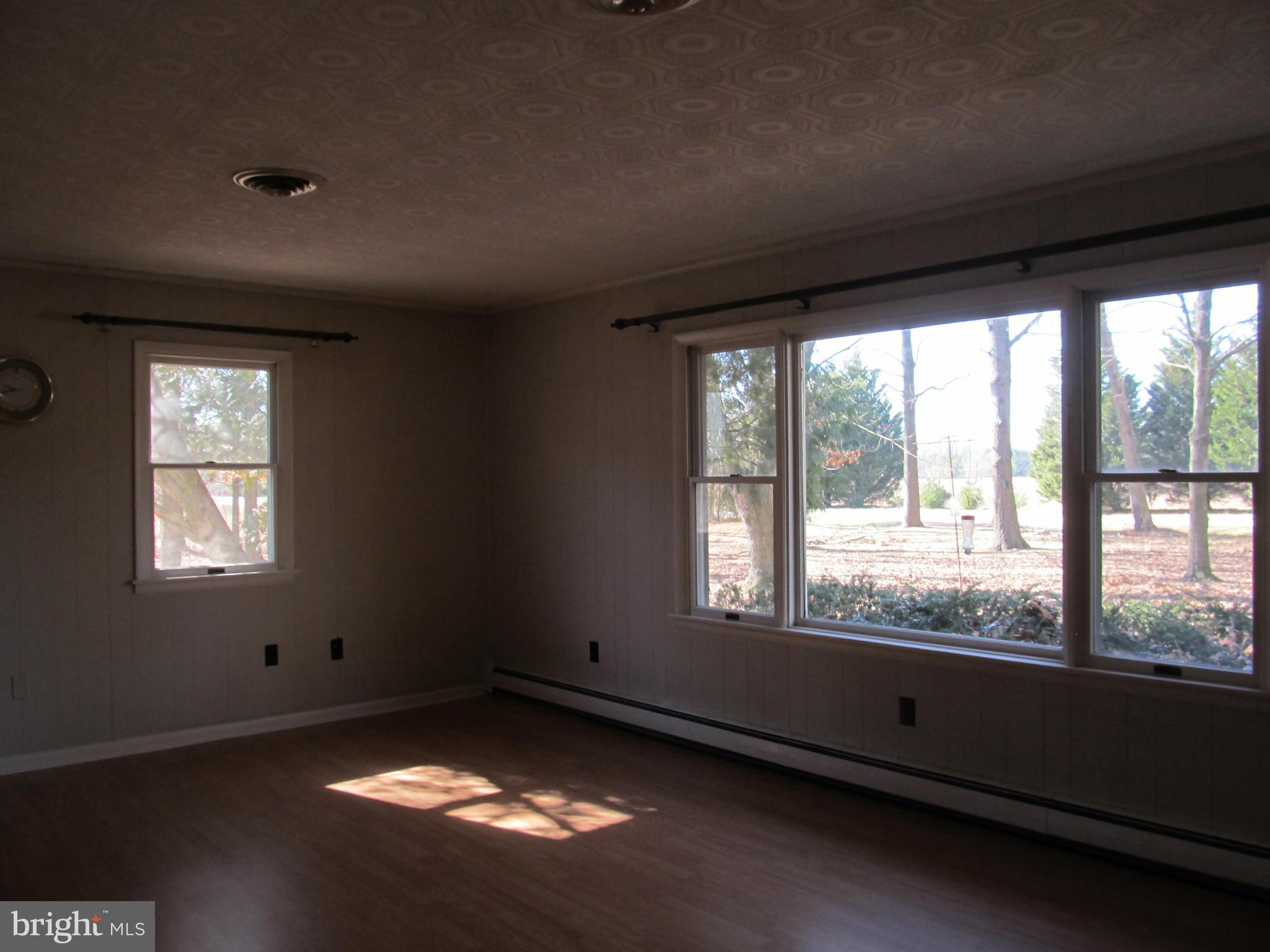 3389 Gallagher Road Preston, MD 21655 - Photo 9 of 20 Living Room
