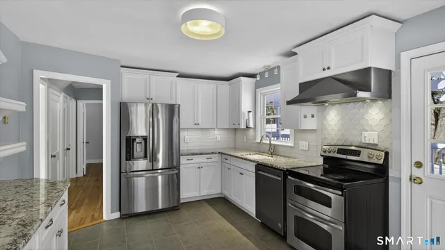 $540,000 | 4 Kearns Circle, Granby, CT 06035